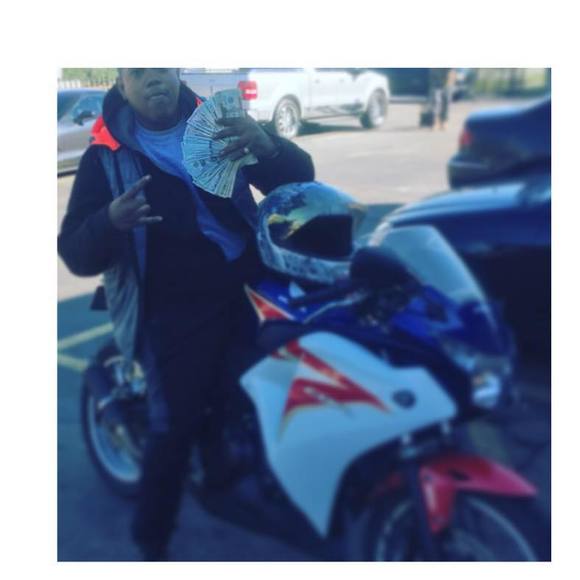 Meet your Posher, Joshua - Picture 1 of 1